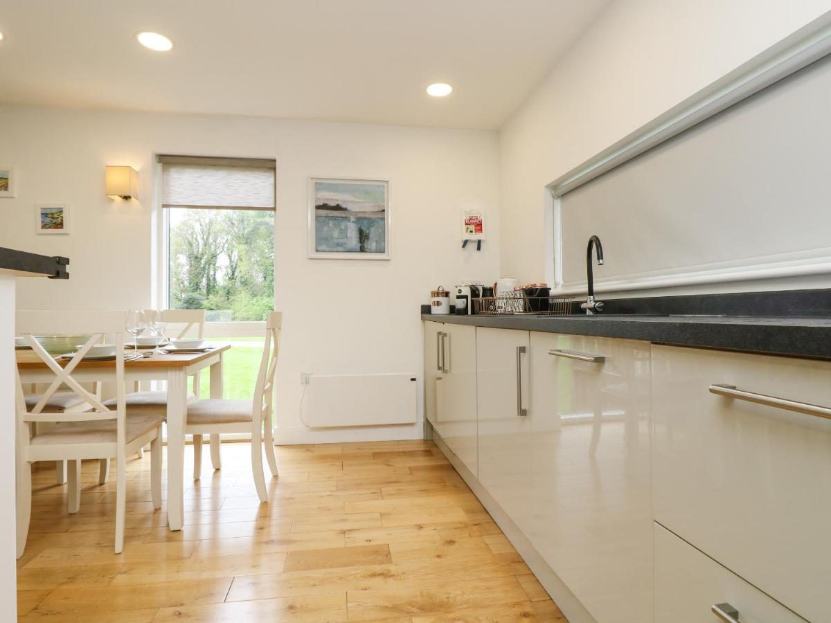 Villa Elm à Truro Extérieur photo